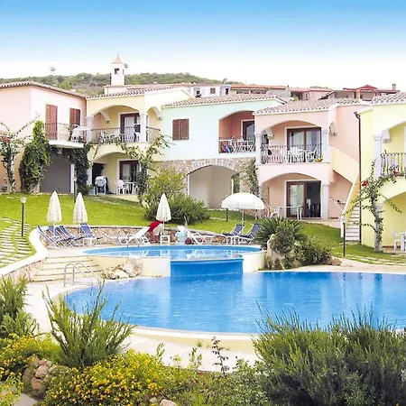 Flat With Pool In Badus Apartamento